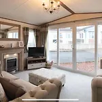 Fabulous Seaside Caravan Getway At Cayton Bay Holiday park