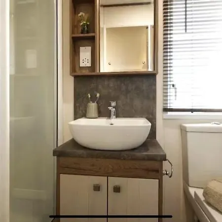 Fabulous Seaside Caravan Getway At Cayton Bay *