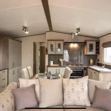 Fabulous Seaside Caravan Getway At Cayton Bay База отдыха Скарборо
