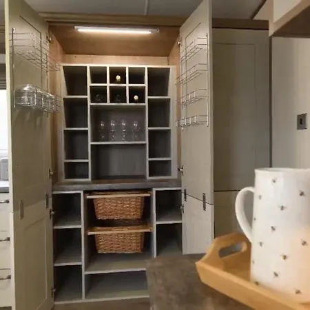 Fabulous Seaside Caravan Getway At Cayton Bay