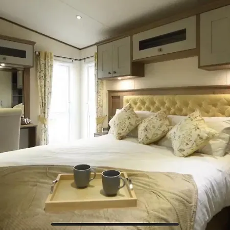 Holiday park Fabulous Seaside Caravan Getway At Cayton Bay