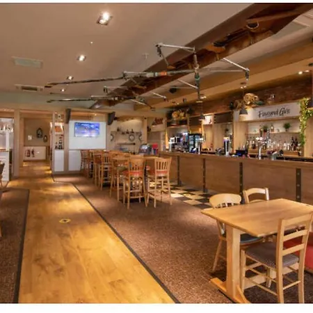 Fabulous Seaside Caravan Getway At Cayton Bay База отдыха Скарборо