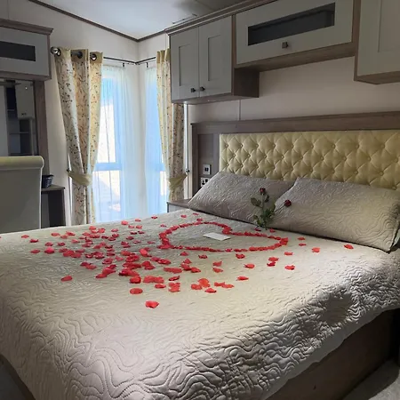 Fabulous Seaside Caravan Getway At Cayton Bay Holiday park Scarborough