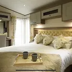 Prázdninový areál Fabulous Seaside Caravan Getway At Cayton Bay