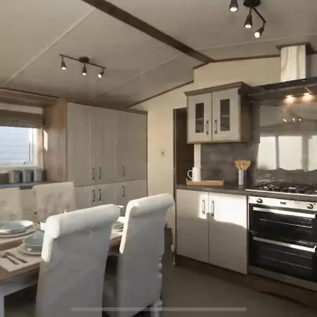 Fabulous Seaside Caravan Getway At Cayton Bay * スカーバラ