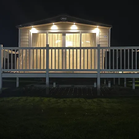 Fabulous Seaside Caravan Getway At Cayton Bay 假日公园